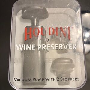 Houdini wine preserver